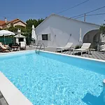Family Sukosan, Zadar Holiday home *