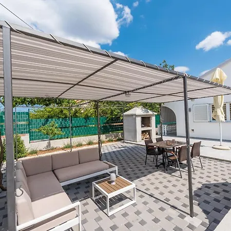 Holiday home Family Sukosan, Zadar